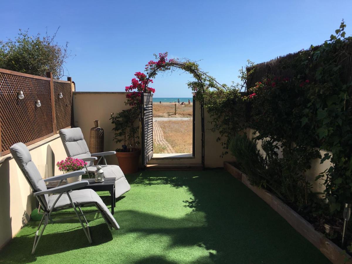 Beach Flat With Garden Castelldefels Kültér fotó